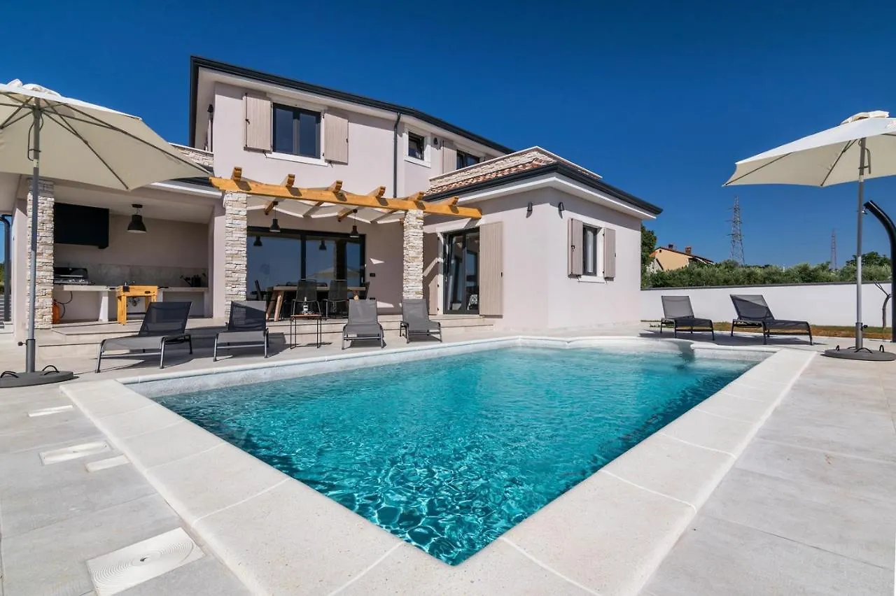 Beautiful Villa With Sea View Galizana