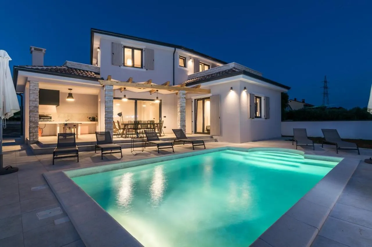Beautiful Villa With Sea View Galizana