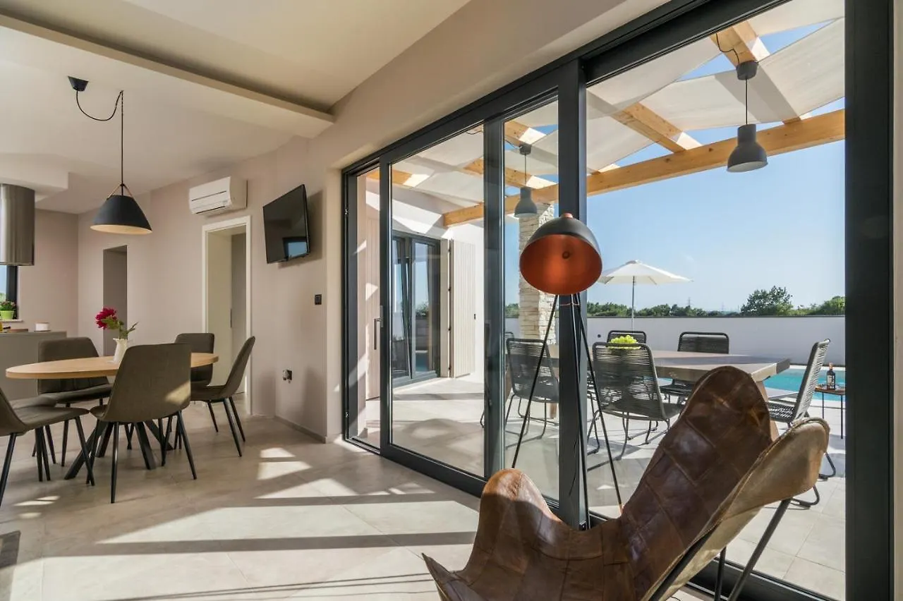 Beautiful Villa With Sea View Galizana