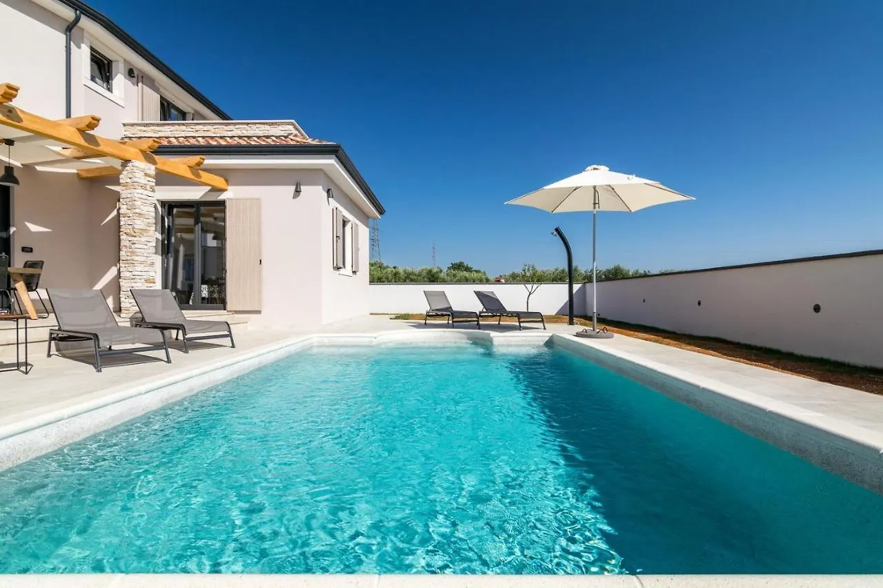 Beautiful Villa With Sea View Galizana Croatia