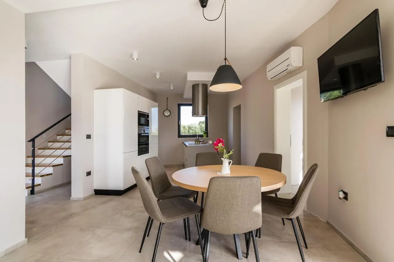 Beautiful Villa With Sea View Galizana