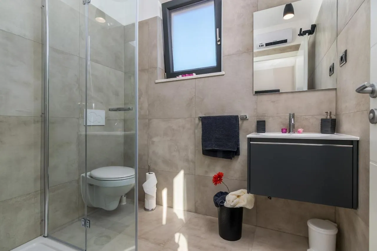 Beautiful Villa With Sea View Galizana