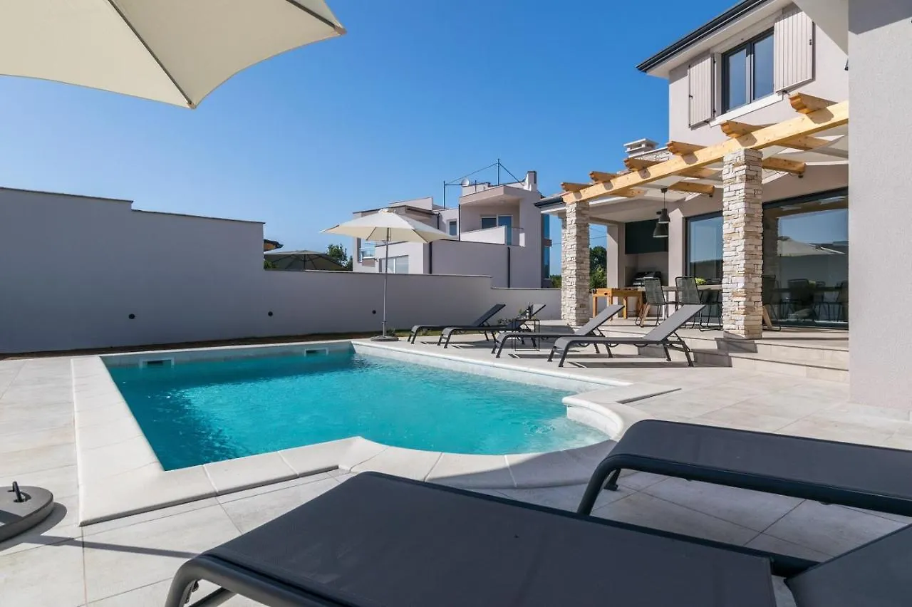 Beautiful Villa With Sea View Galizana 0*,