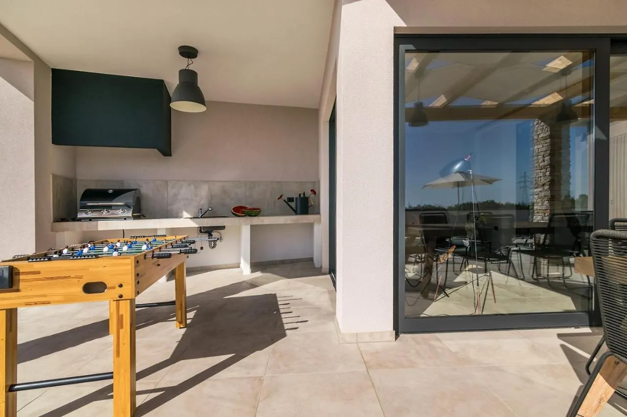 Beautiful Villa With Sea View Galizana