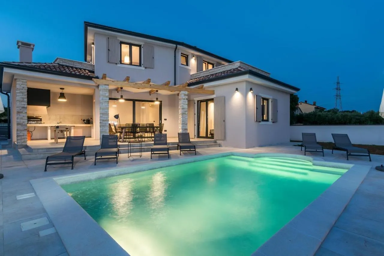 Beautiful Villa With Sea View Galizana