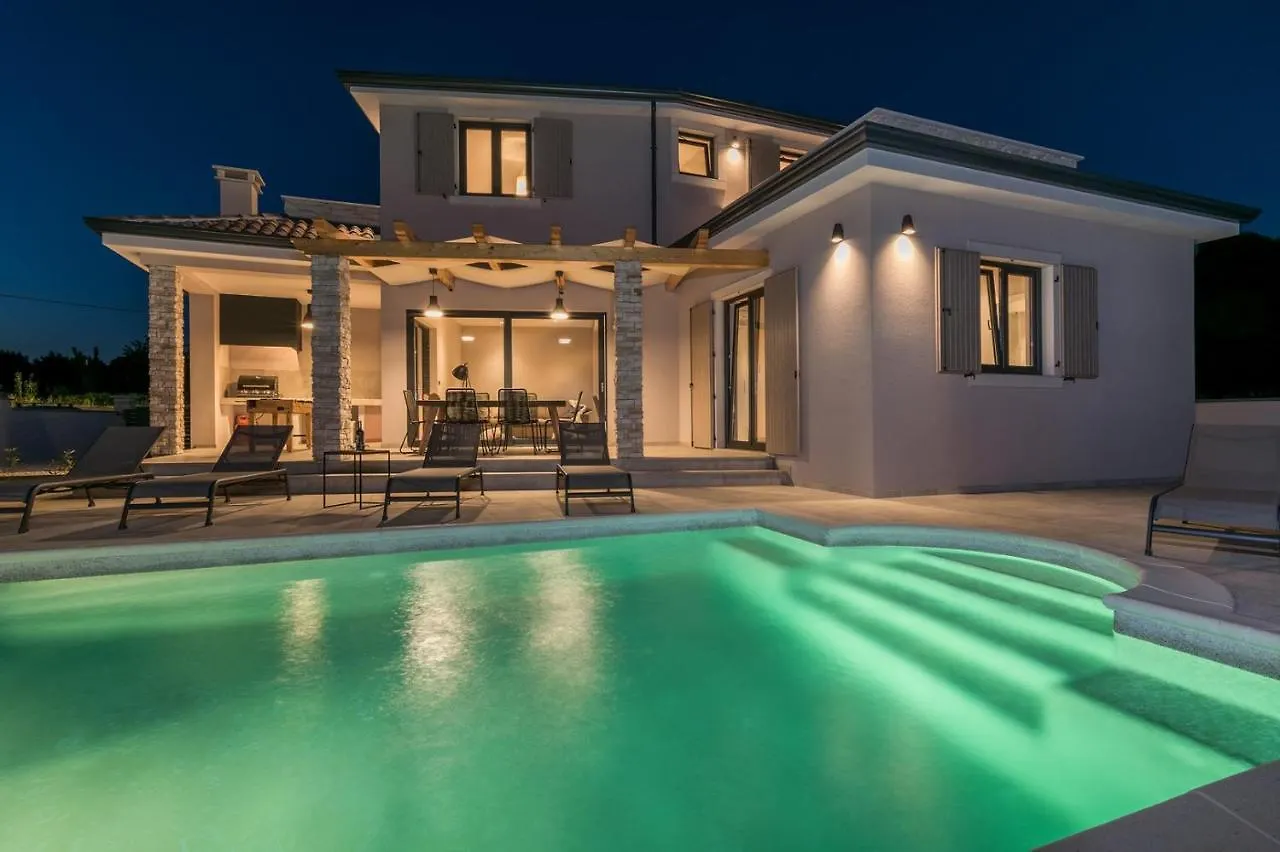 Beautiful Villa With Sea View Galizana