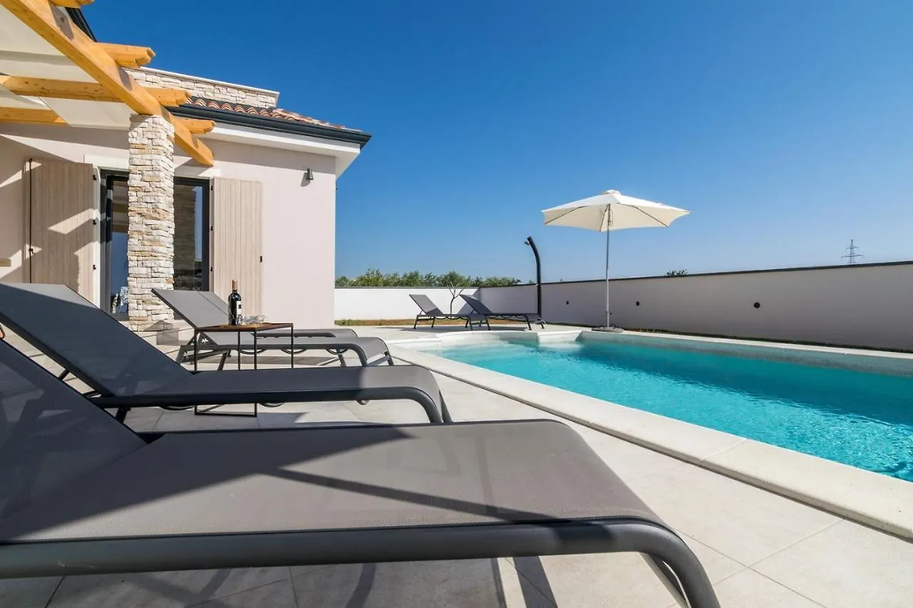 Beautiful Villa With Sea View Galizana 0*,